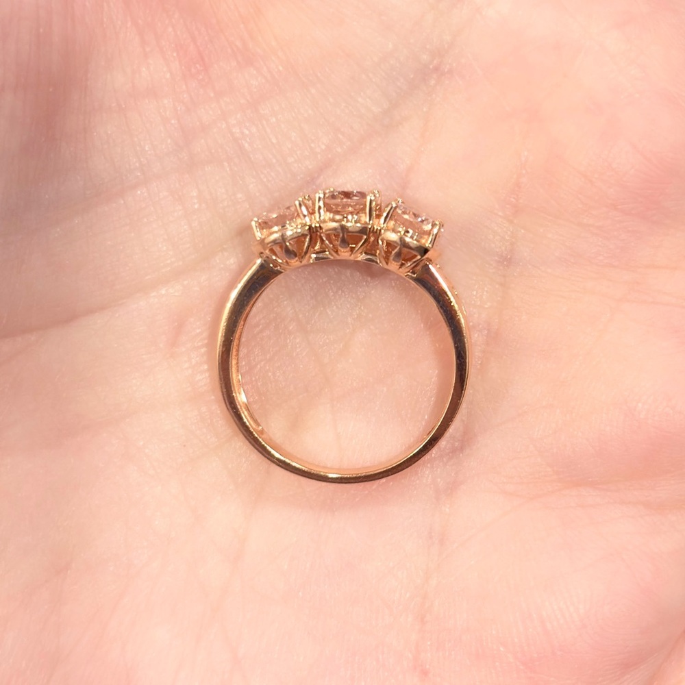 Vintage Filigree Morganite Three Stone Ring: 14K Rose Gold, Size 7.25 - Picture 9 of 12